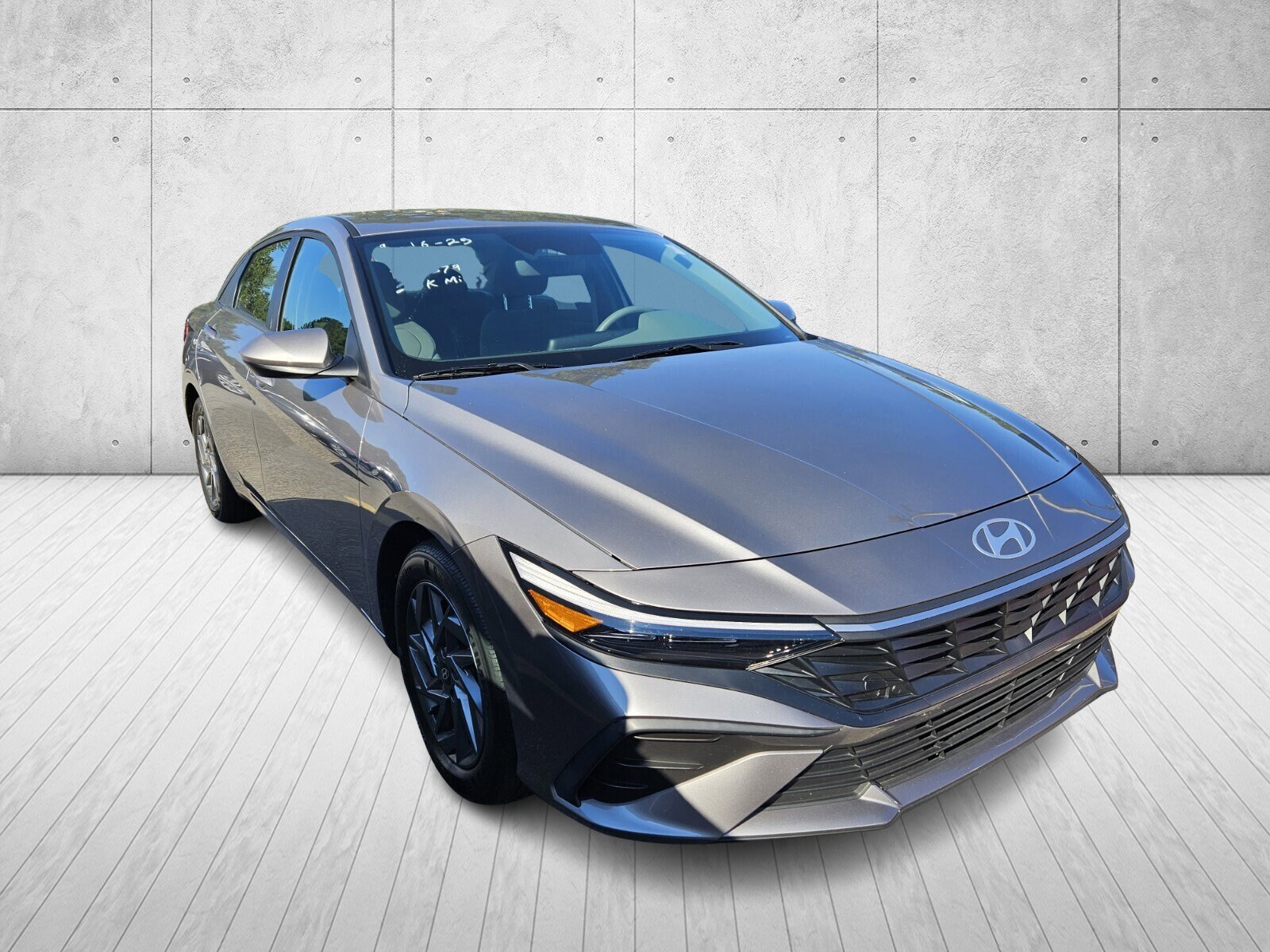 2024 Hyundai Elantra SEL photo 3