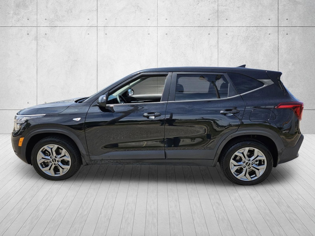 Used 2024 Kia Seltos LX SUV