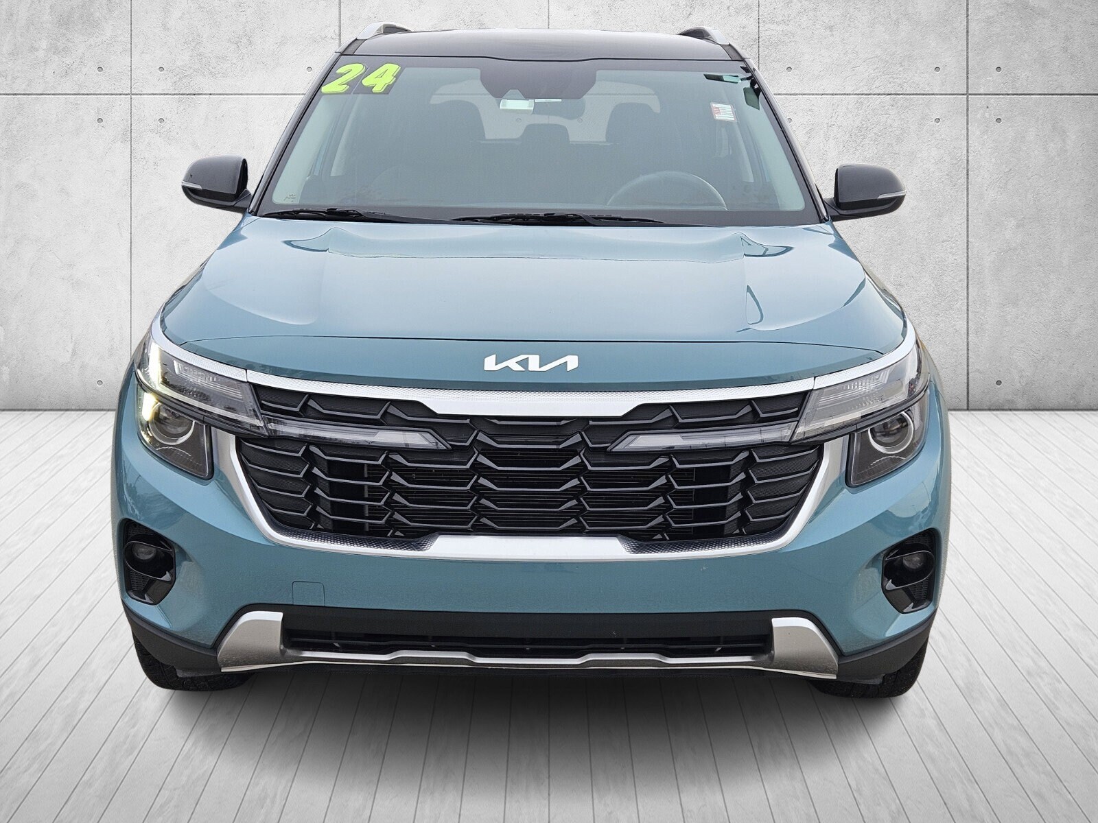 2024 Kia Seltos S photo 2