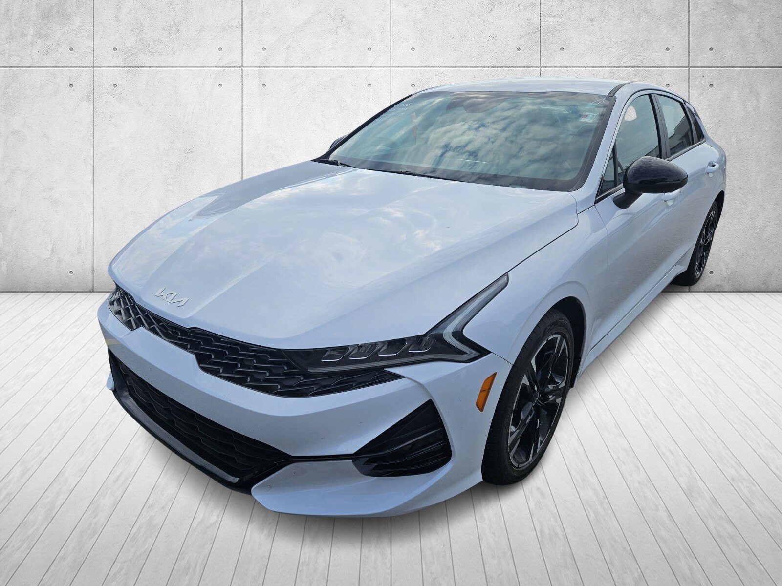 2024 Kia K5 GT-Line photo 3
