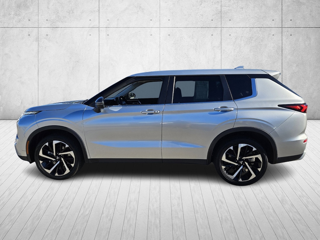 Used 2022 Mitsubishi Outlander  CUV
