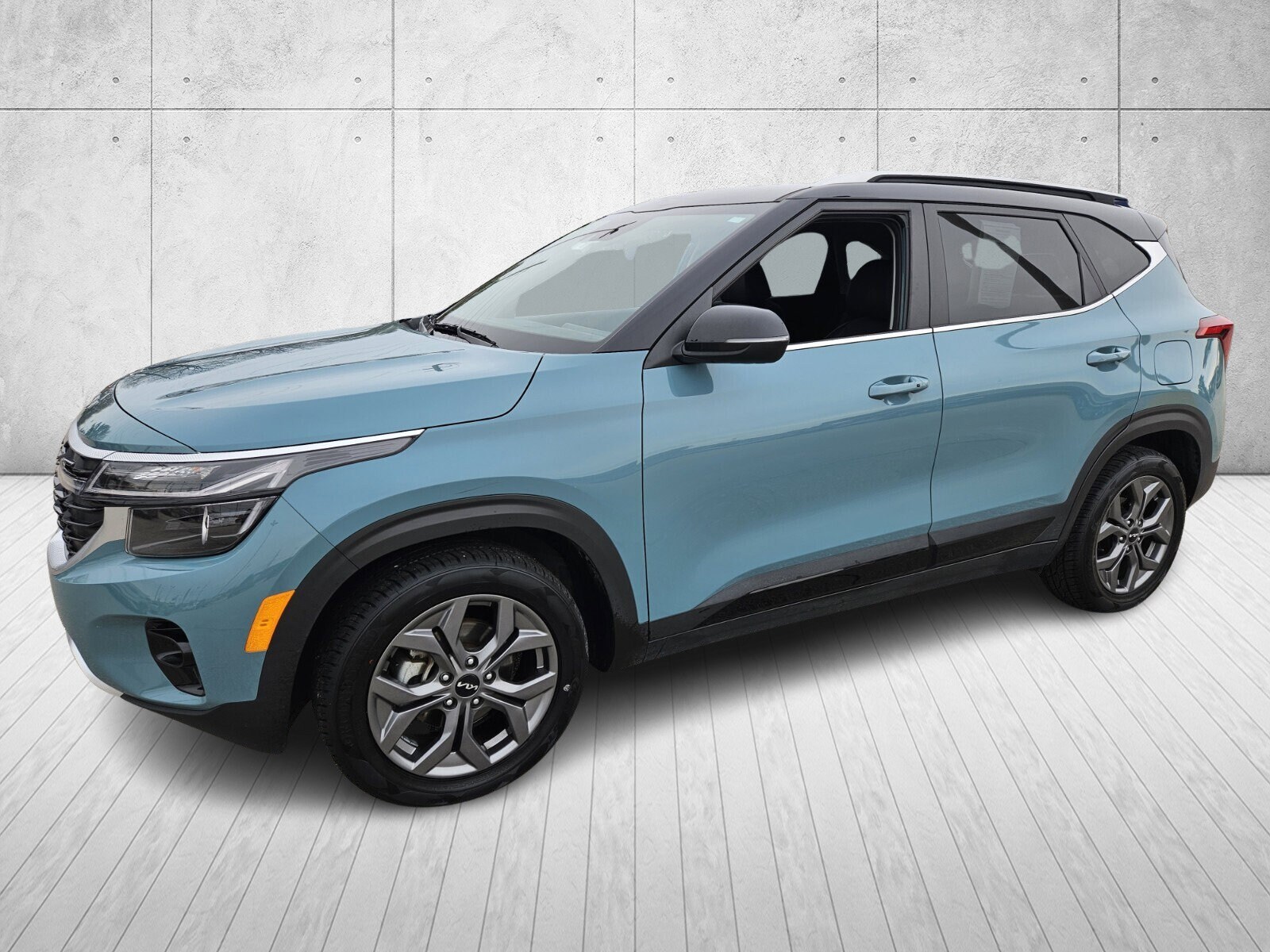 2024 Kia Seltos S photo 3