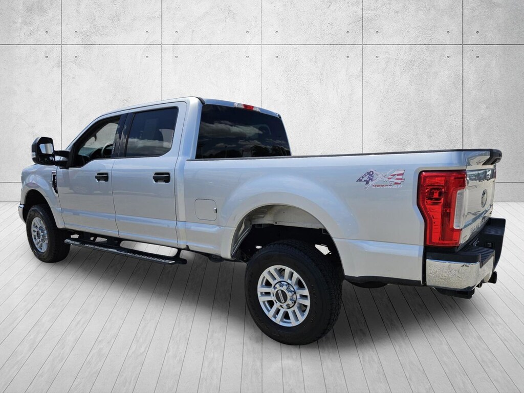 Used 2019 Ford F-250 XLT Truck Crew Cab