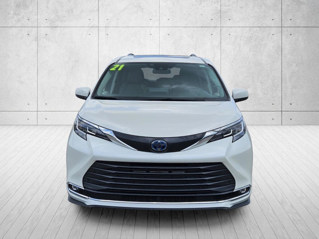 Used 2021 Toyota Sienna XLE 8 Passenger Van