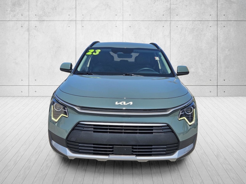 Used 2023 Kia Niro EX SUV