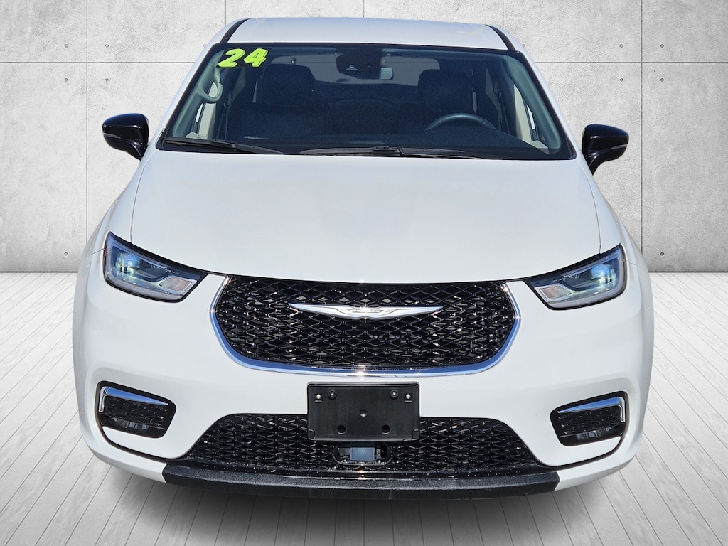 Used 2024 Chrysler Pacifica Touring L Van Passenger Van