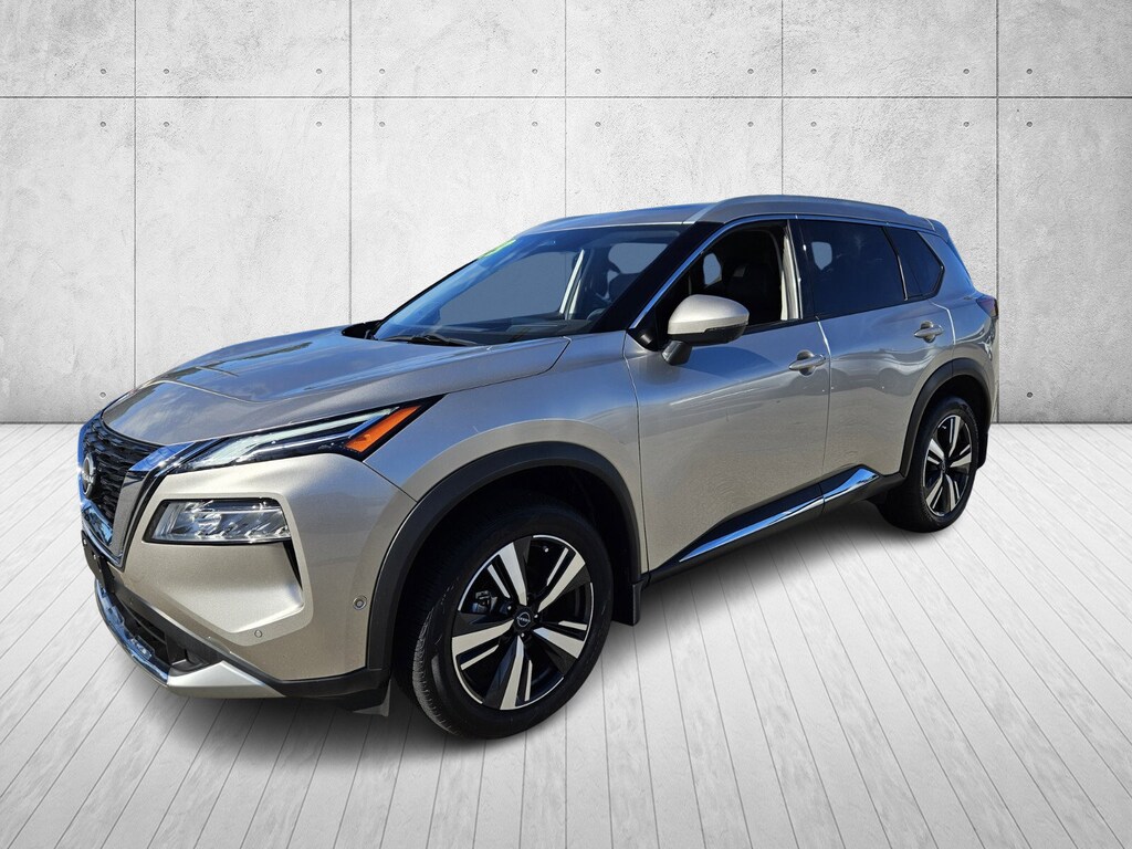 2023 Nissan Rogue Platinum photo 2