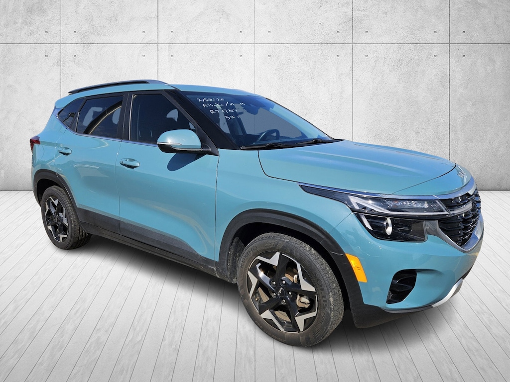 Used 2024 Kia Seltos EX SUV