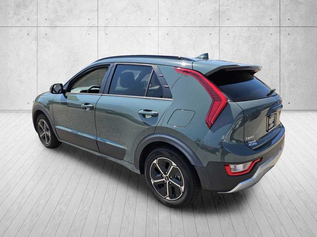 Used 2023 Kia Niro EX SUV