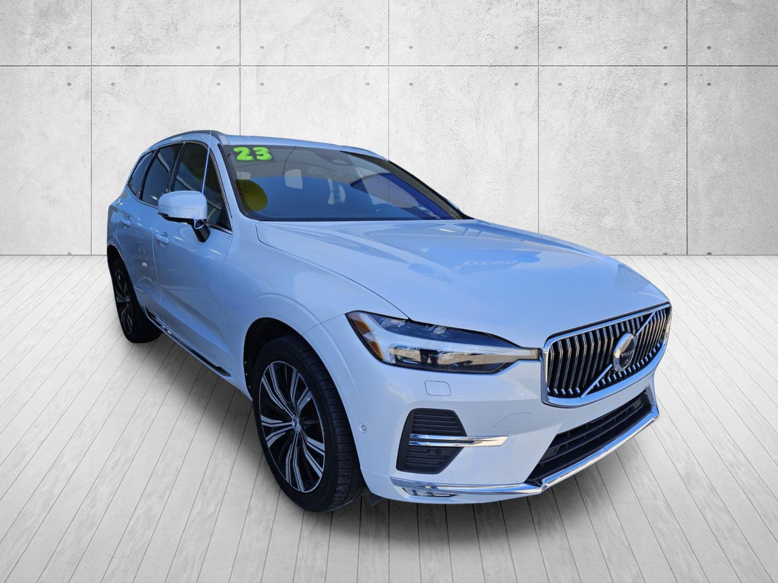 2023 Volvo XC60 Plus
