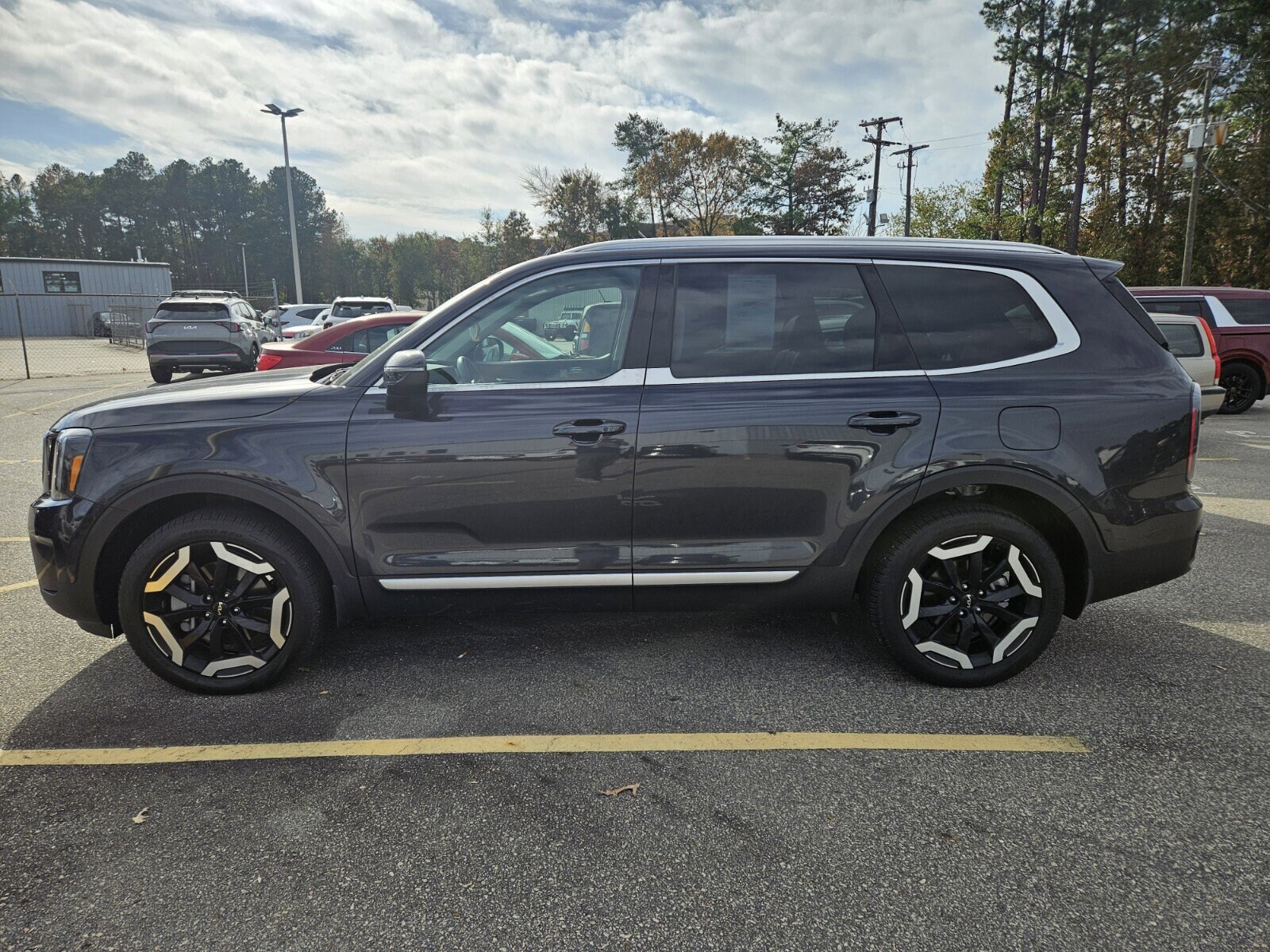 2025 Kia Telluride EX photo 4