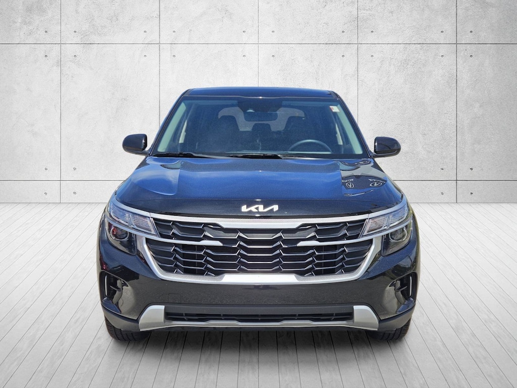 Used 2024 Kia Seltos LX SUV