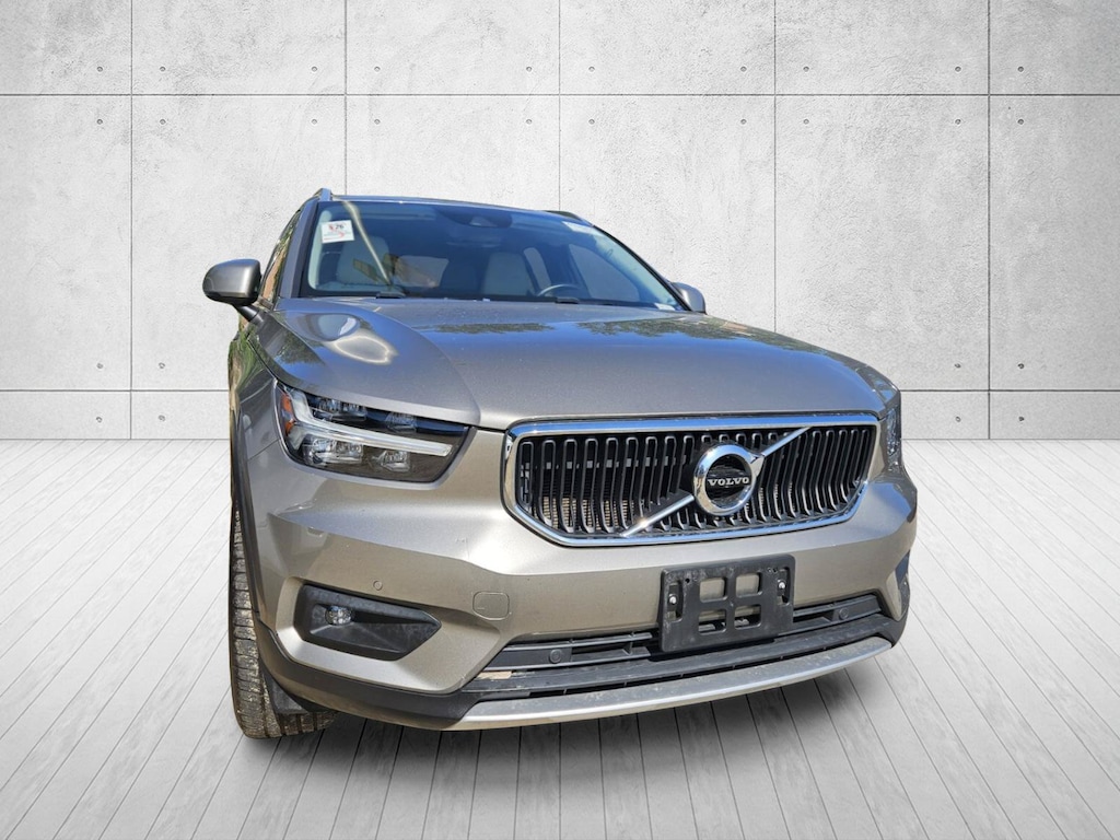 Used 2022 Volvo XC40 T5 AWD Momentum SUV