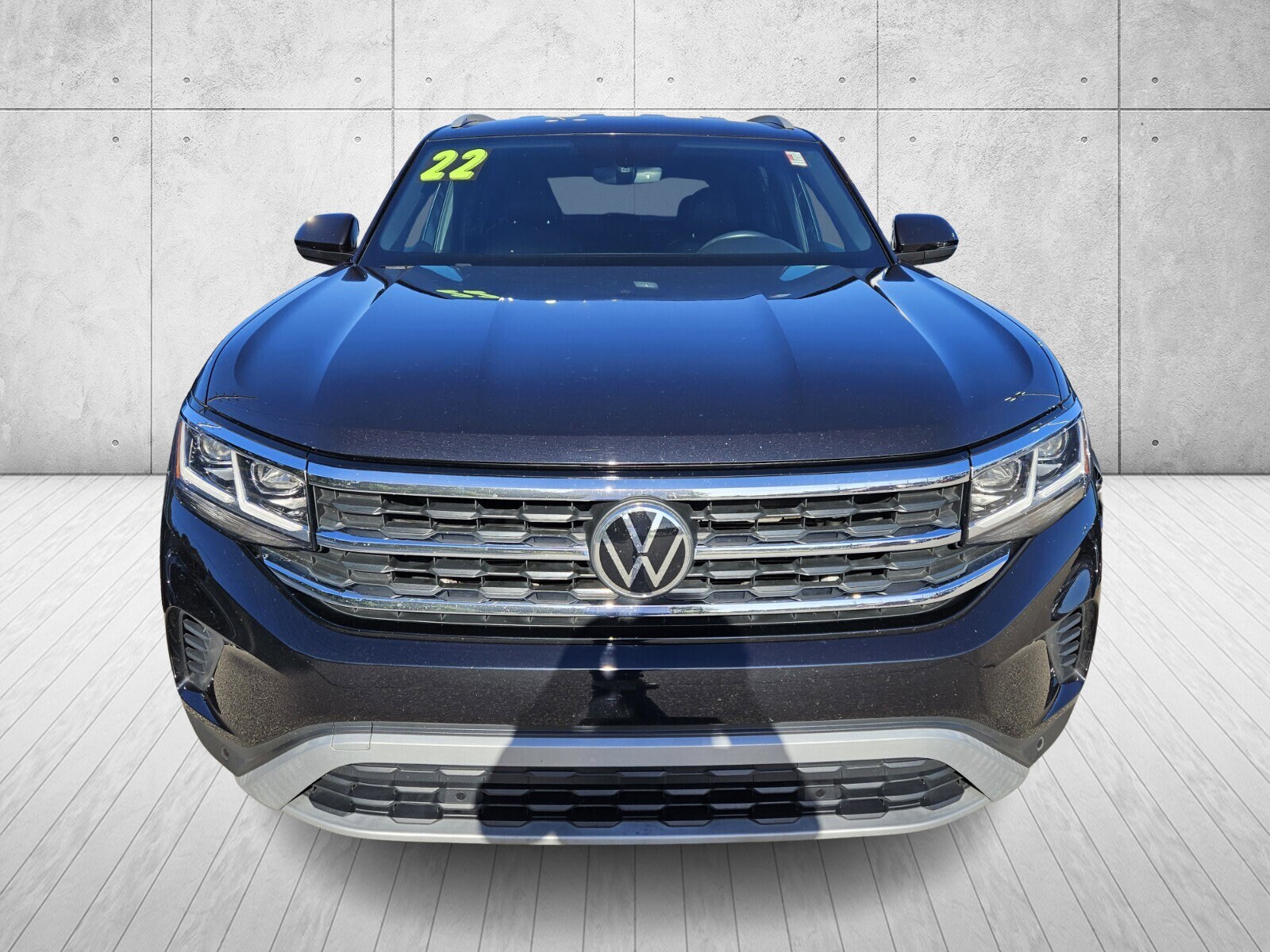 2022 Volkswagen Atlas Cross Sport V6 SE Technology photo 2