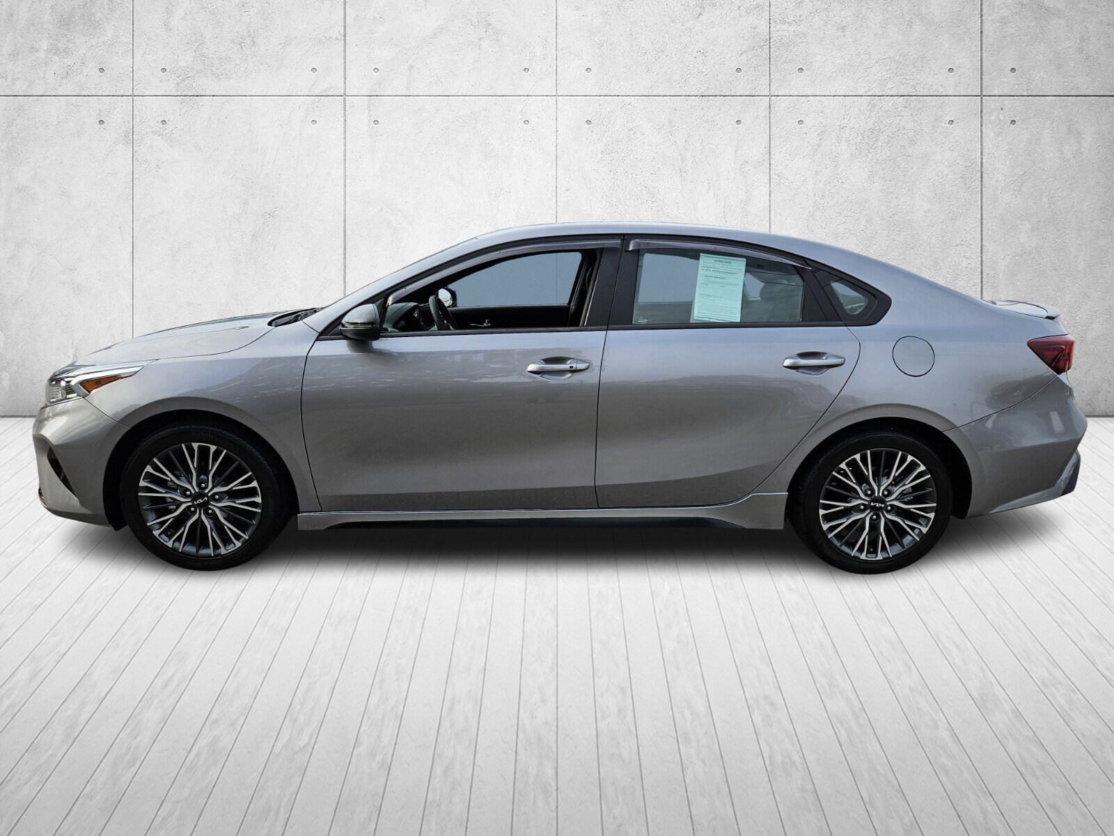 2024 Kia Forte GT-Line photo 4