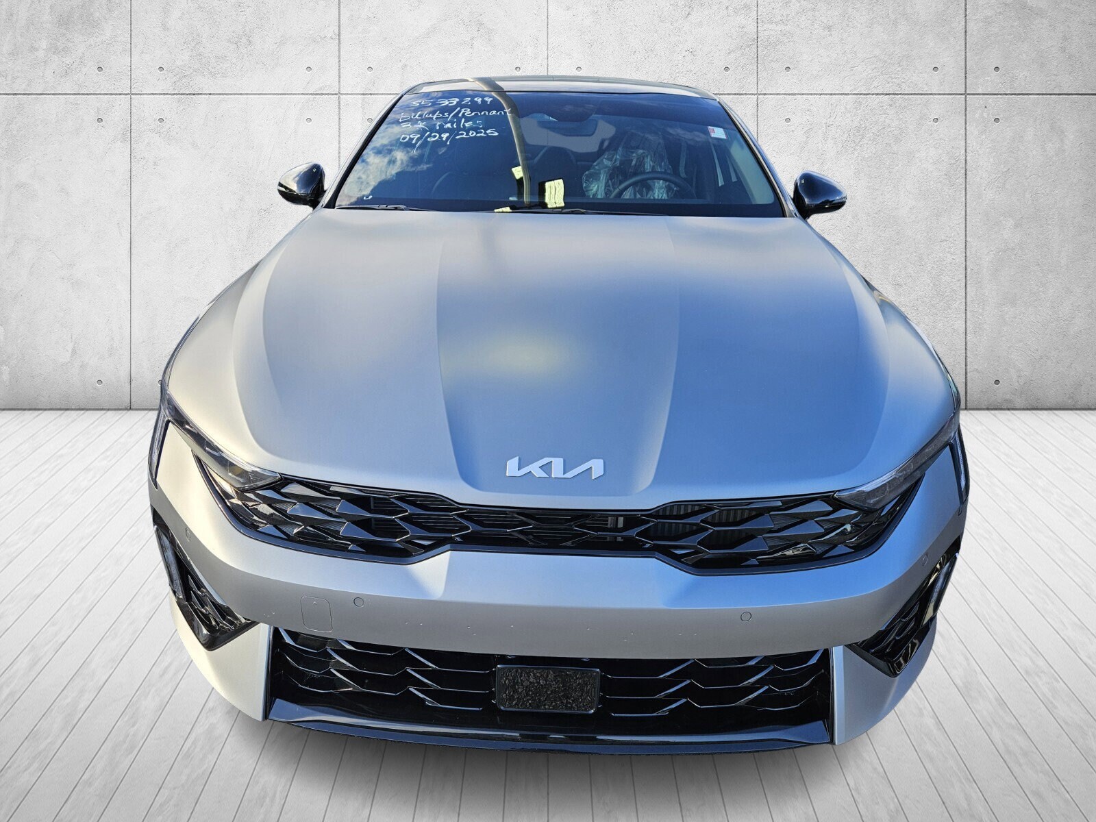 2025 Kia K5 GT photo 2