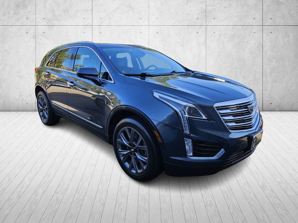 2019 Cadillac XT5 Luxury photo 2