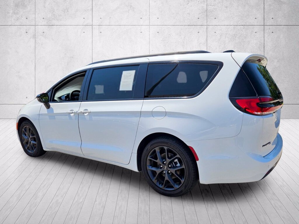 Used 2025 Chrysler Pacifica Limited Van Passenger Van