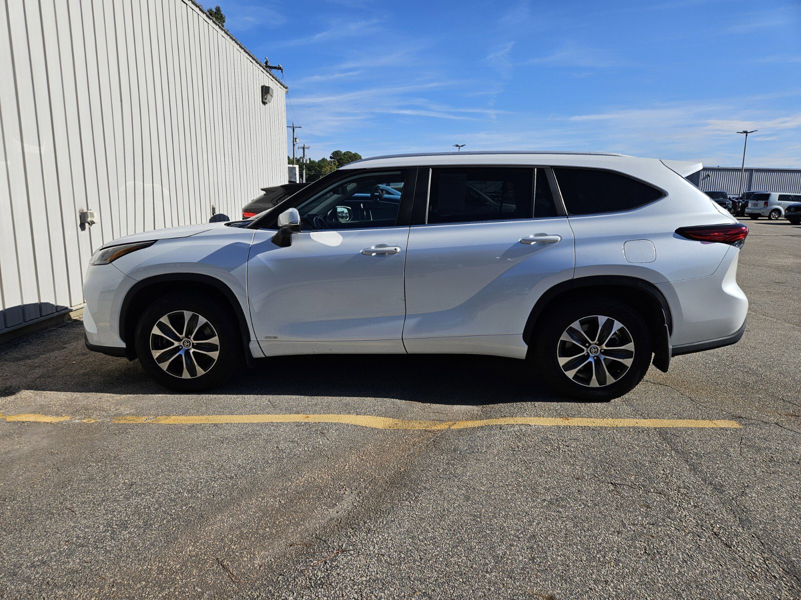 2023 Toyota Highlander Hybrid XLE photo 4