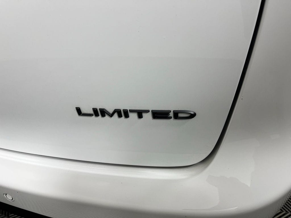 Used 2024 Chrysler Pacifica Limited Van Passenger Van