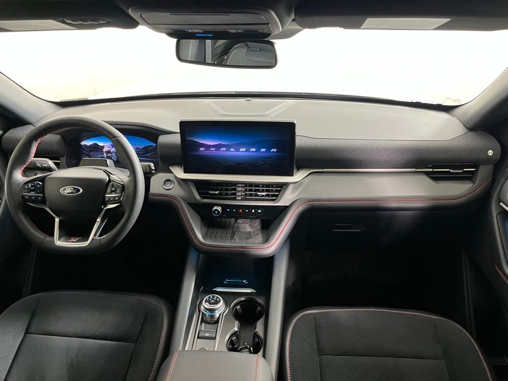 2025 Ford Explorer ST - Photo 18