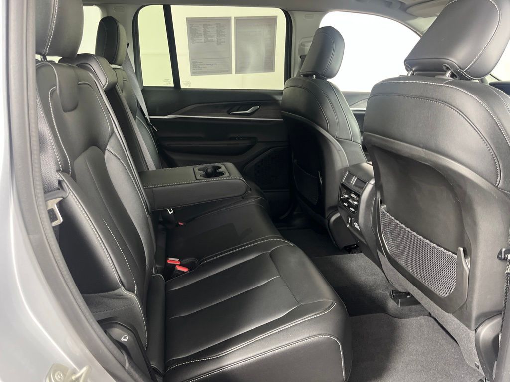 2023 Jeep Grand Cherokee Limited - Photo 8