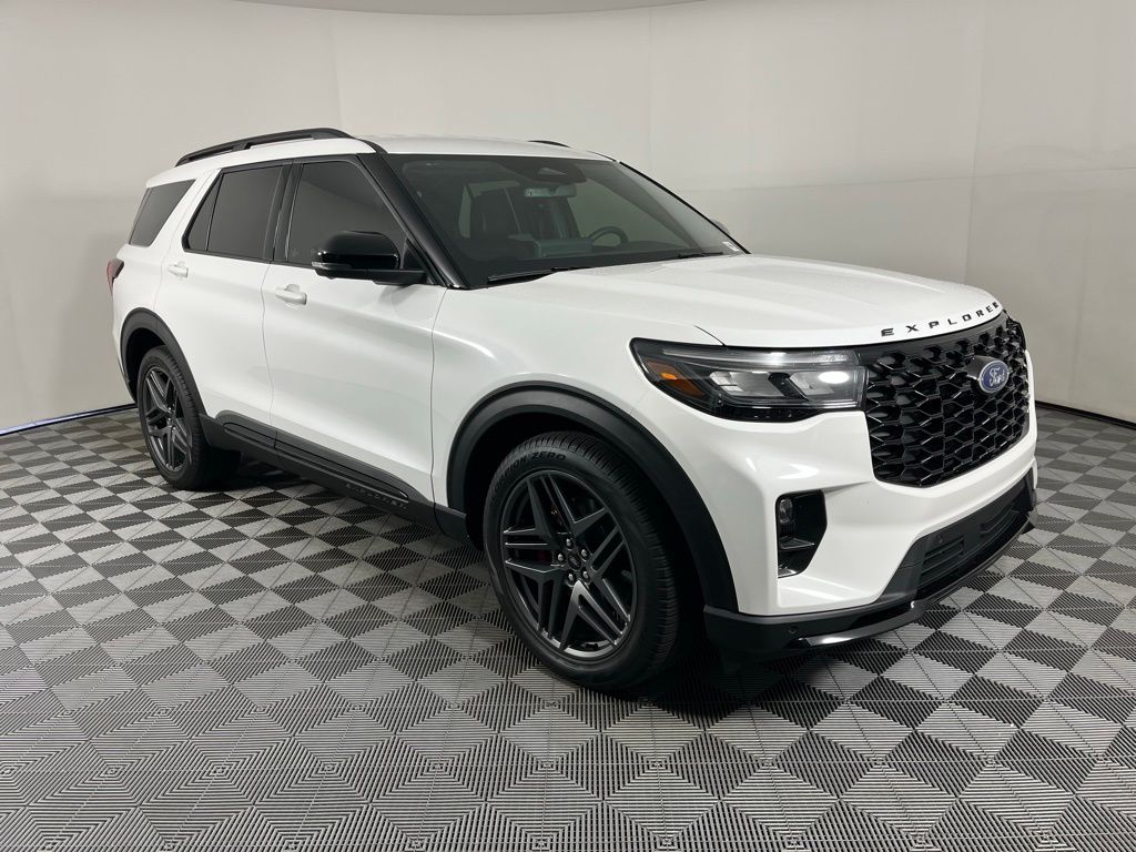 2025 Ford Explorer ST - Photo 16