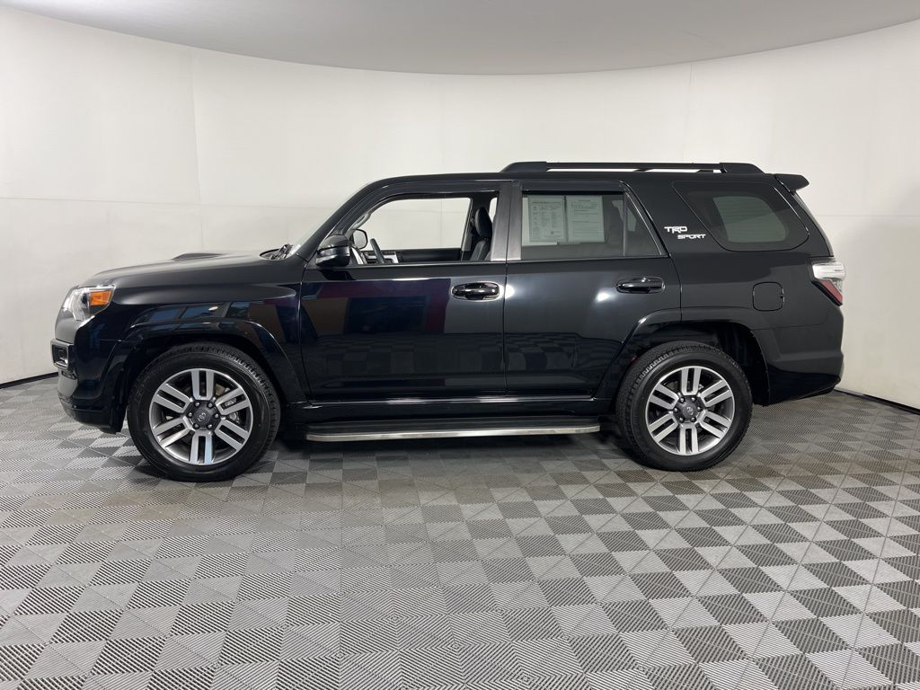 2022 Toyota 4Runner TRD Sport photo 2