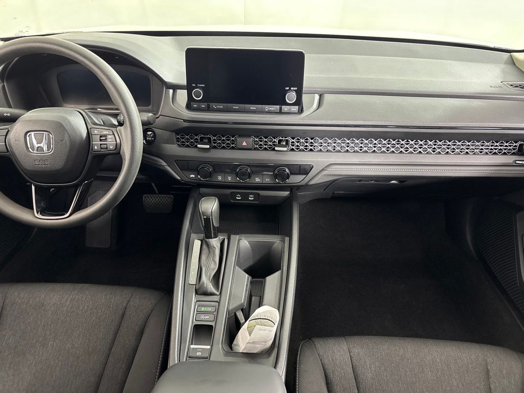 2025 Honda Accord SE - Photo 17