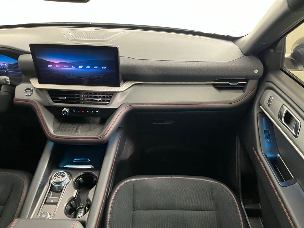 2025 Ford Explorer ST - Photo 19