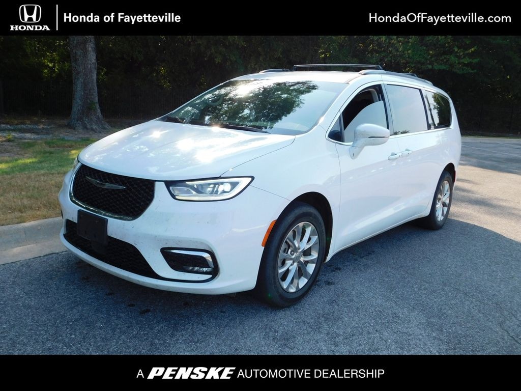 Used 2022 Chrysler Pacifica Touring L Van Passenger Van