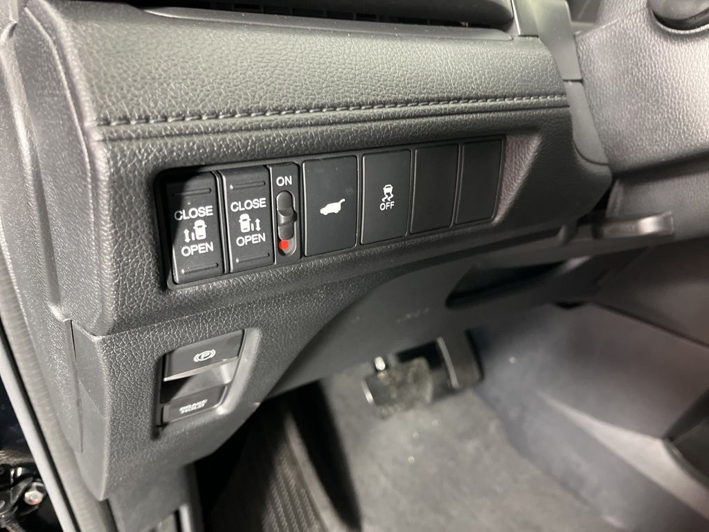 2025 Honda Odyssey EX-L - Photo 31