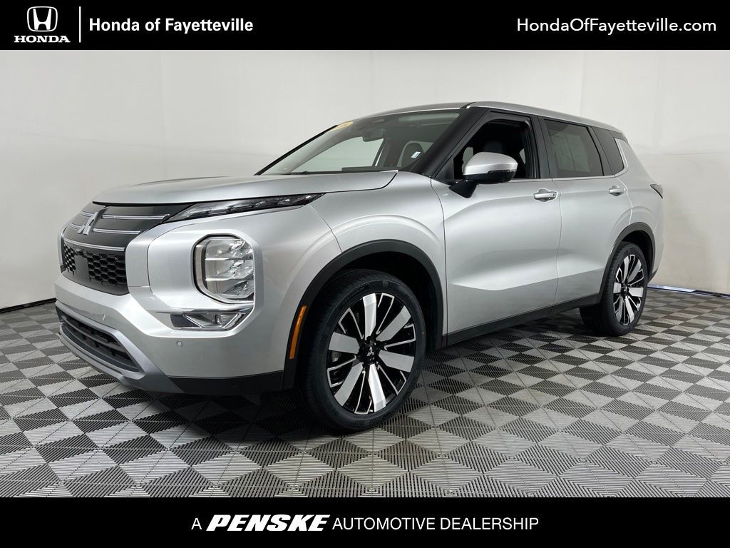 Used 2025 Mitsubishi Outlander SE SUV