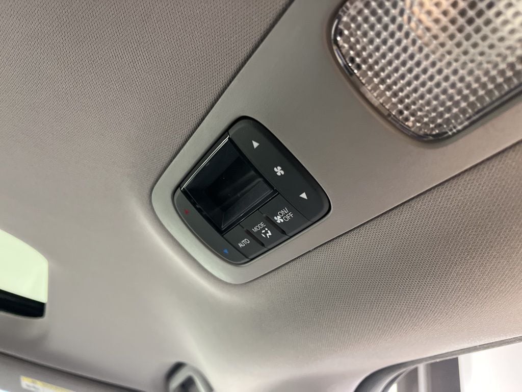 2024 Honda Odyssey Elite - Photo 10