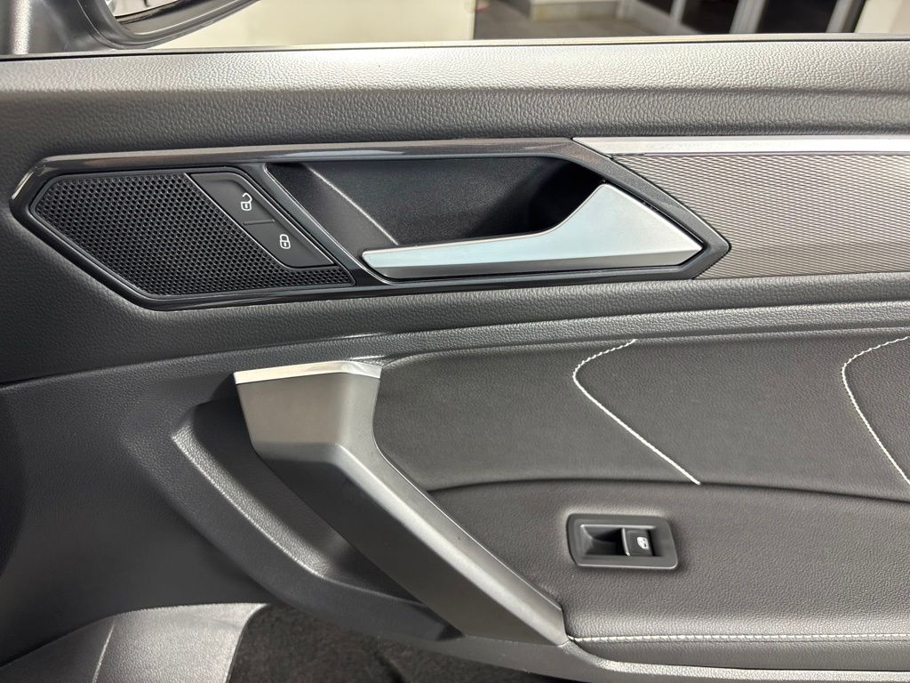 2023 Volkswagen Tiguan SE R-LINE BLACK - Photo 20
