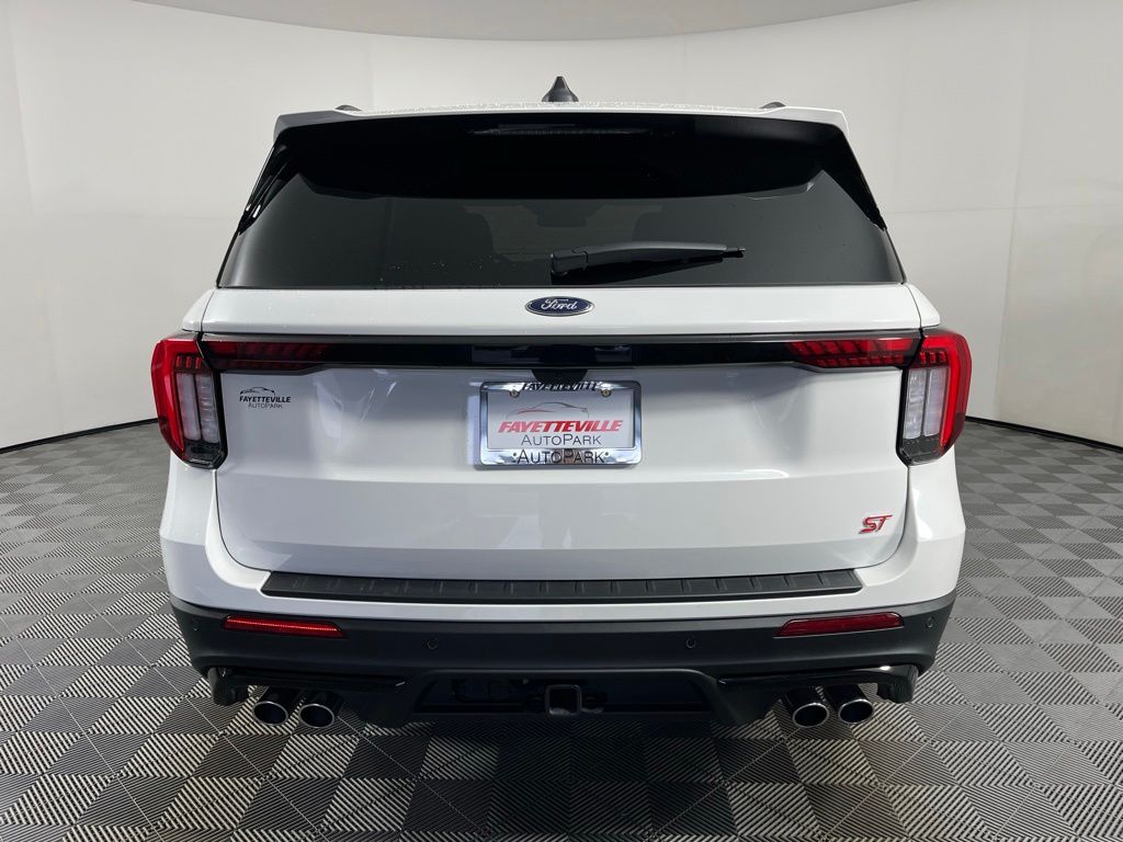 2025 Ford Explorer ST - Photo 11