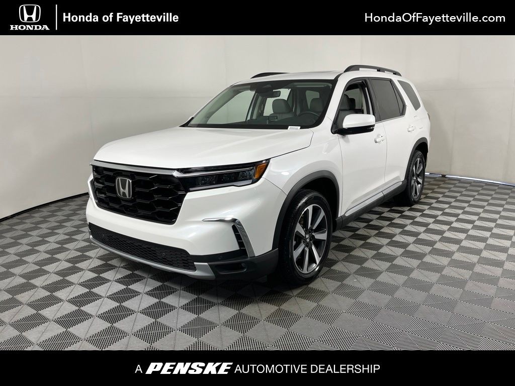 Used 2025 Honda Pilot Touring SUV