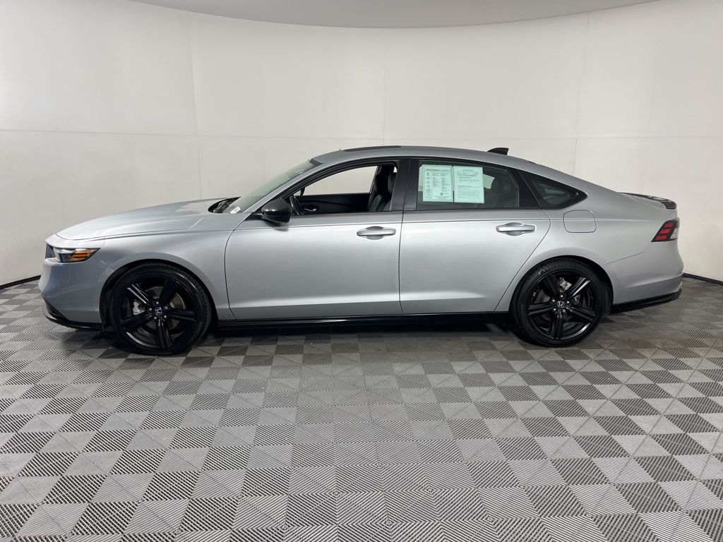 2024 Honda Accord Hybrid Sport-L photo 2