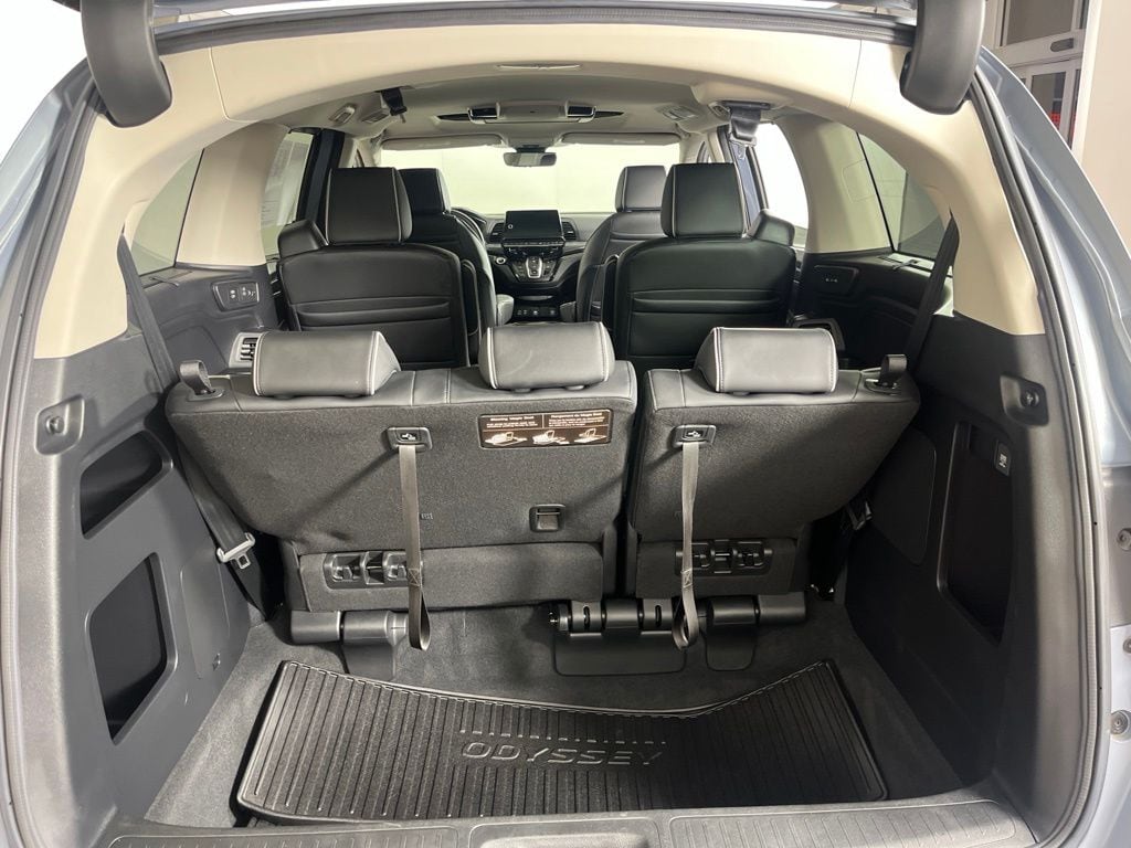 2025 Honda Odyssey Elite - Photo 23