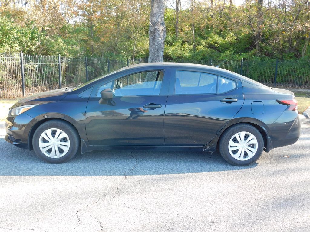 2020 Nissan Versa 1.6 S photo 2