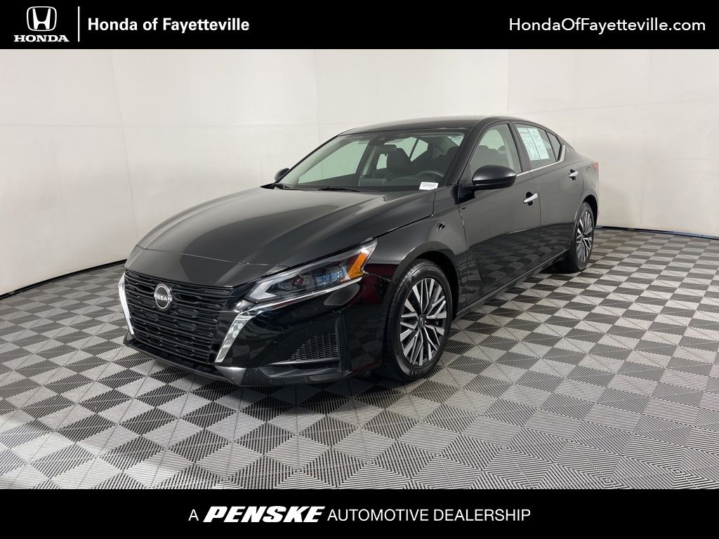 2024 Nissan Altima SV's photo