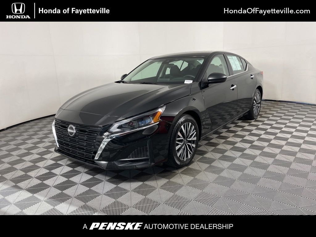 Used 2024 Nissan Altima 2.5 SV Sedan