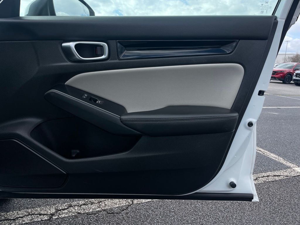 2024 Honda Civic Touring - Photo 30