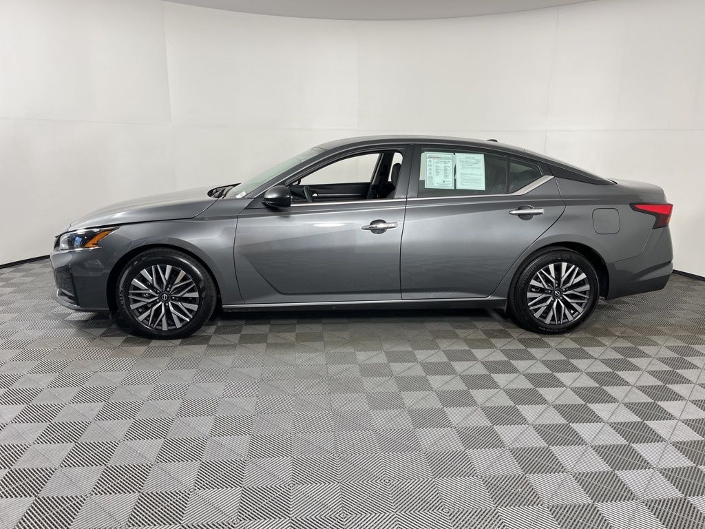 Used 2025 Nissan Altima 2.5 SV Sedan