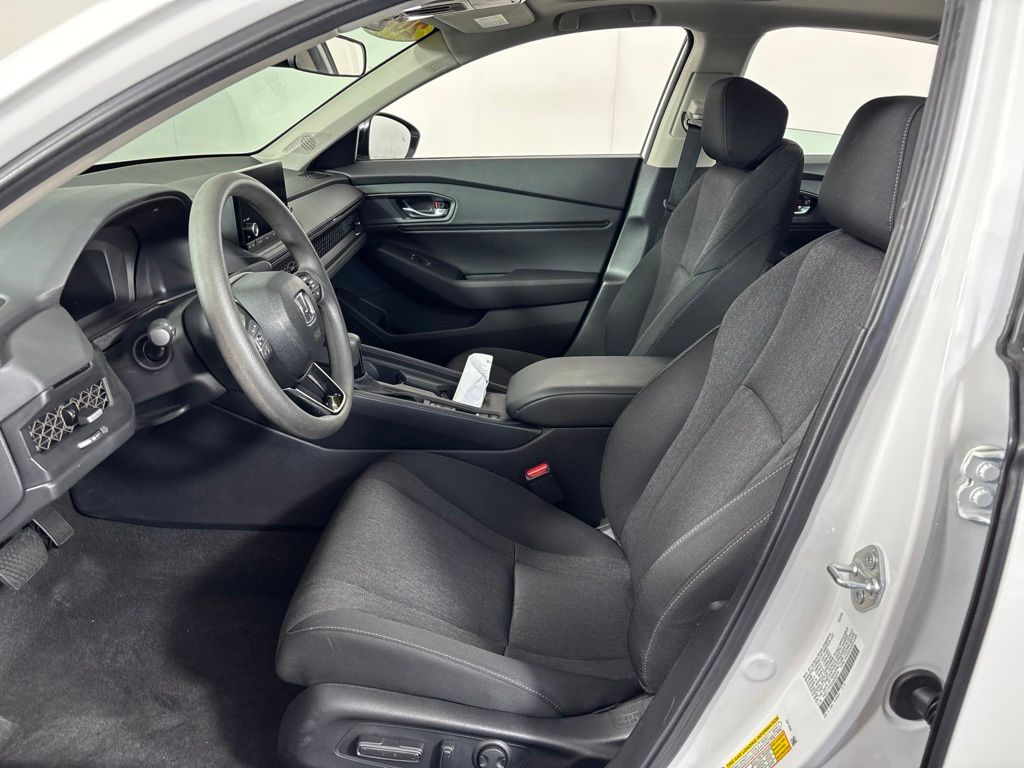 2025 Honda Accord SE - Photo 23