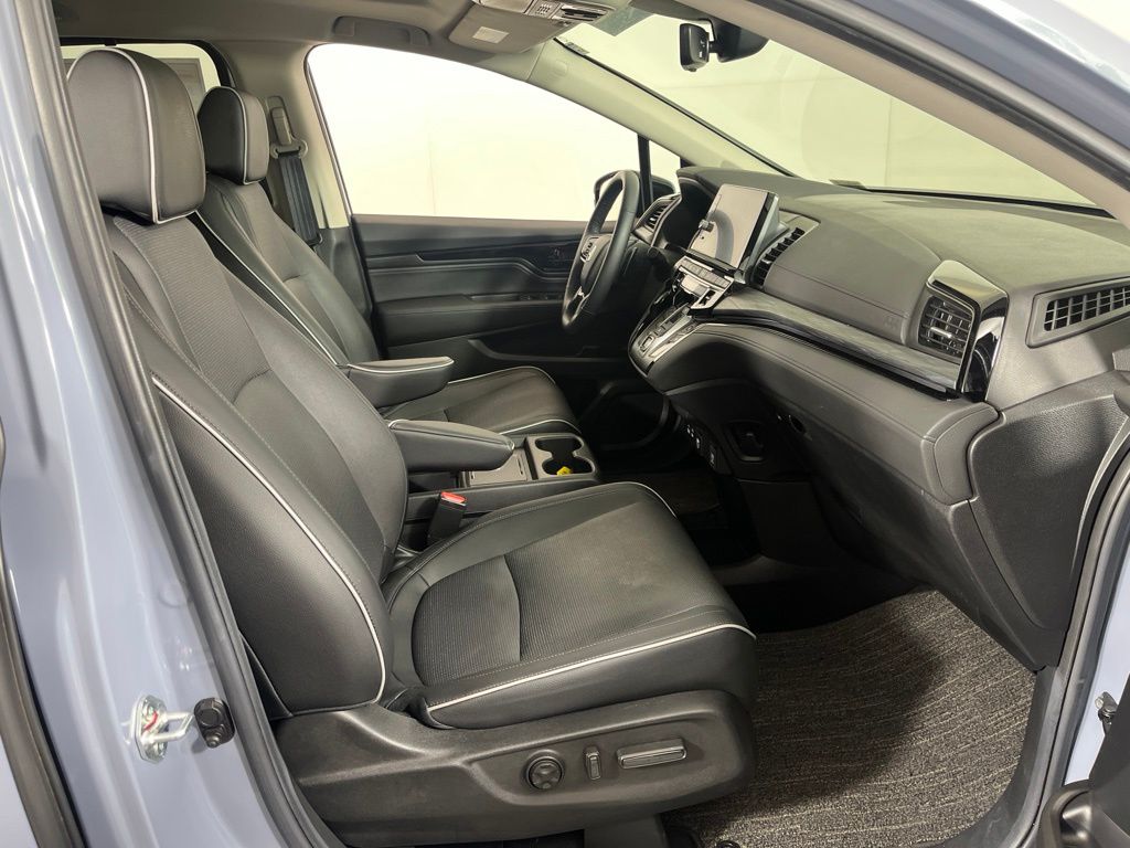 2025 Honda Odyssey Elite - Photo 11
