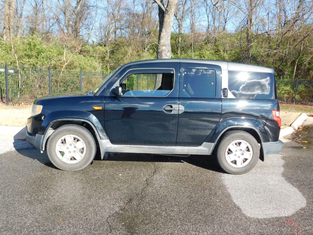 2010 Honda Element LX photo 2