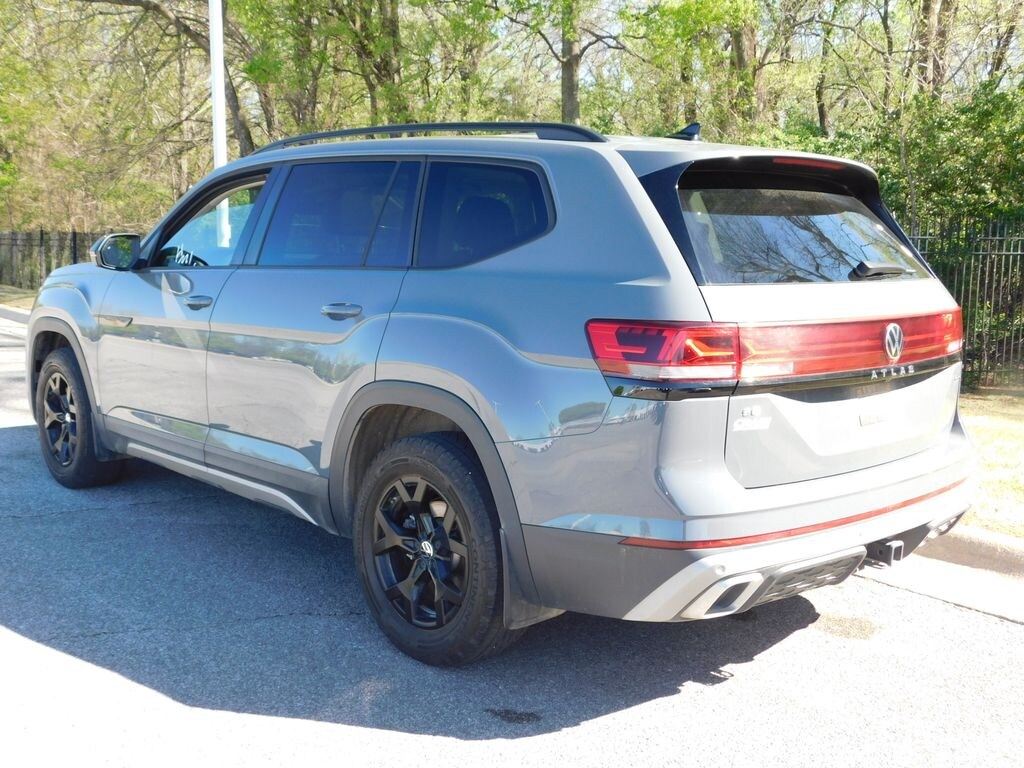 Used 2024 Volkswagen Atlas 2.0T Peak Edition SE w/Technology SUV