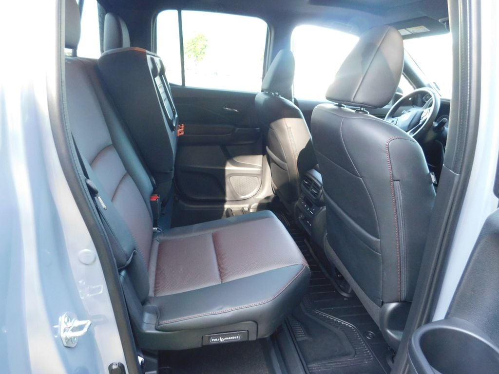 2025 Honda Ridgeline Black Edition - Photo 5