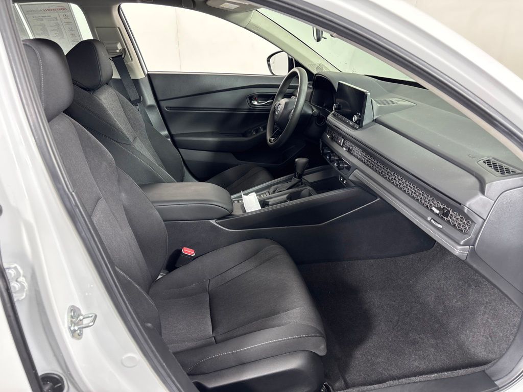 2025 Honda Accord SE - Photo 8